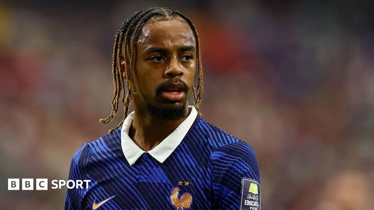 Liverpool near £100m deal for PSG’s Barcola