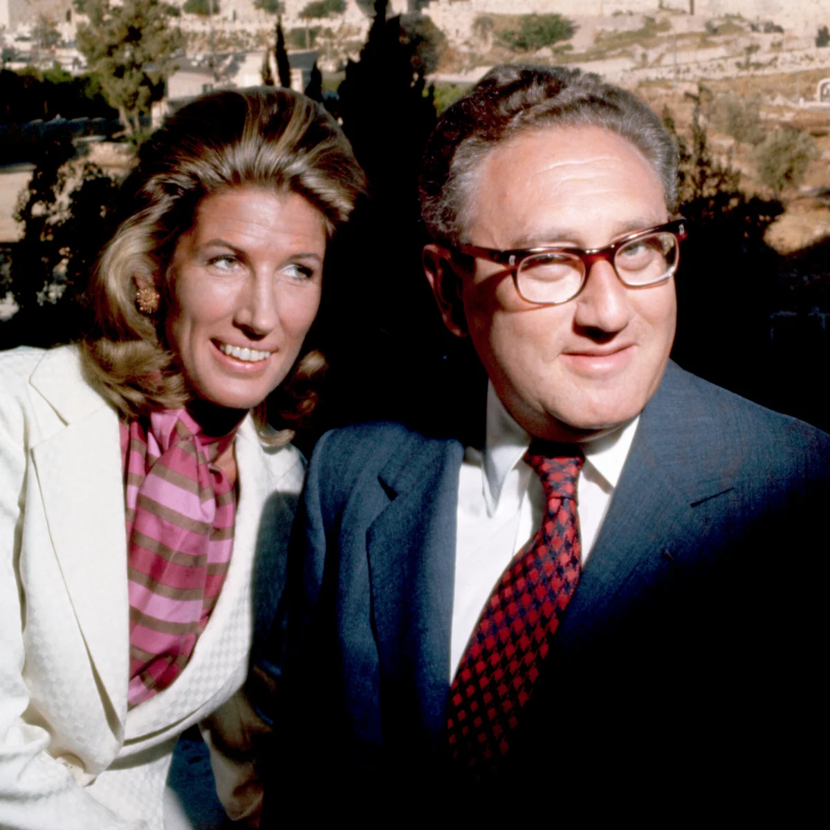 Nancy Kissinger, Wife of Former Secretary of State Henry Kissinger, Dies at 92