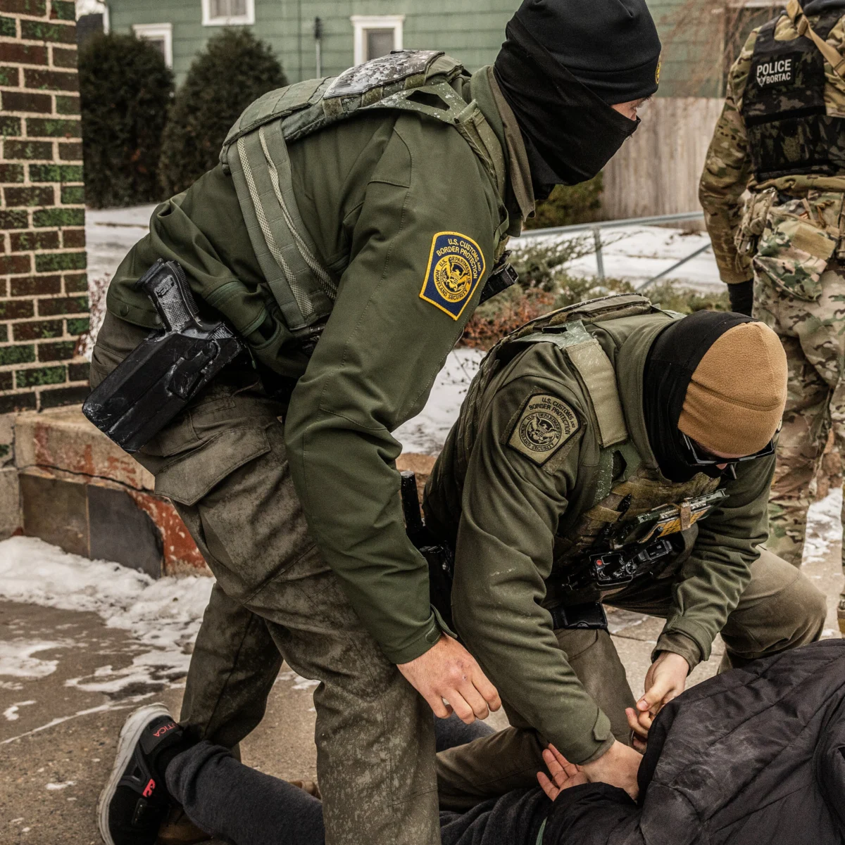 Federal Agents Accused of Racial Slurs in Immigration Sweeps