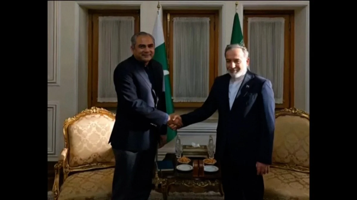 Pakistan Interior Minister Holds Talks in Tehran Amid Hormuz Discussions