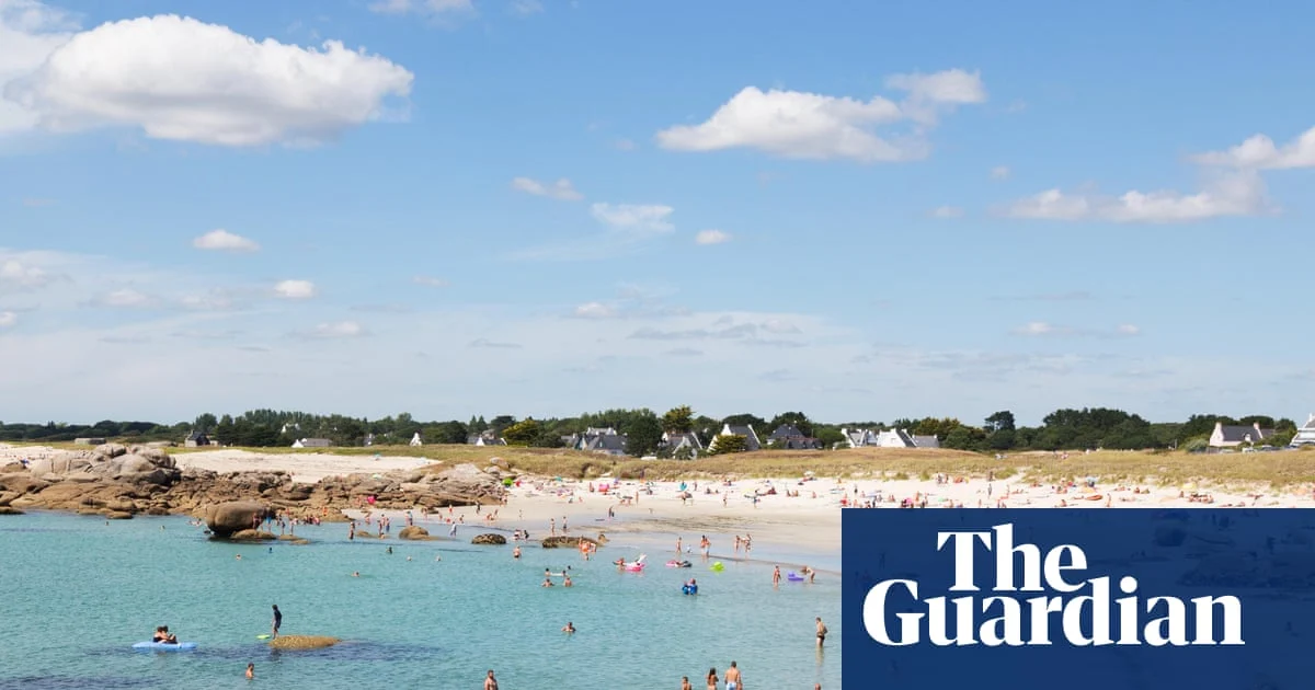French locals protest influx of Parisian tourists in Brittany
