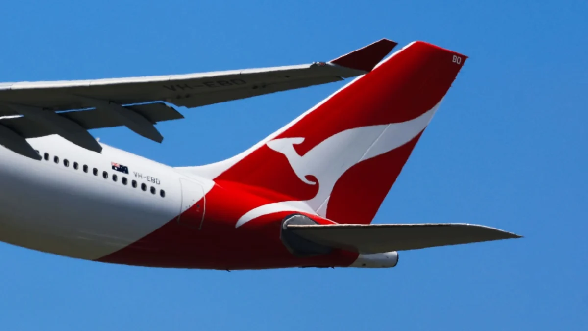 Qantas Shares Jump 4% on Earnings, New Business-Class Seats
