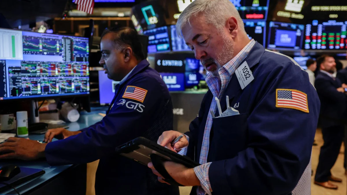 Rising Yields Shake Markets, But AI and Retail Stocks Hold Steady
