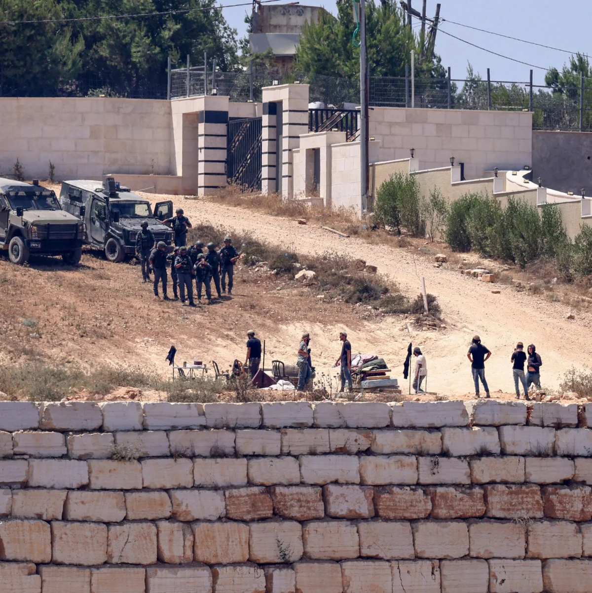 Settler Siege Traps Palestinian Families in West Bank
