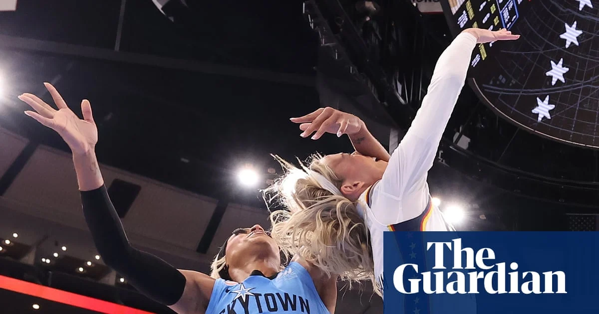 Sky’s Carrington ejected, posts ‘white privilege’ after foul on Fever’s Cunningham