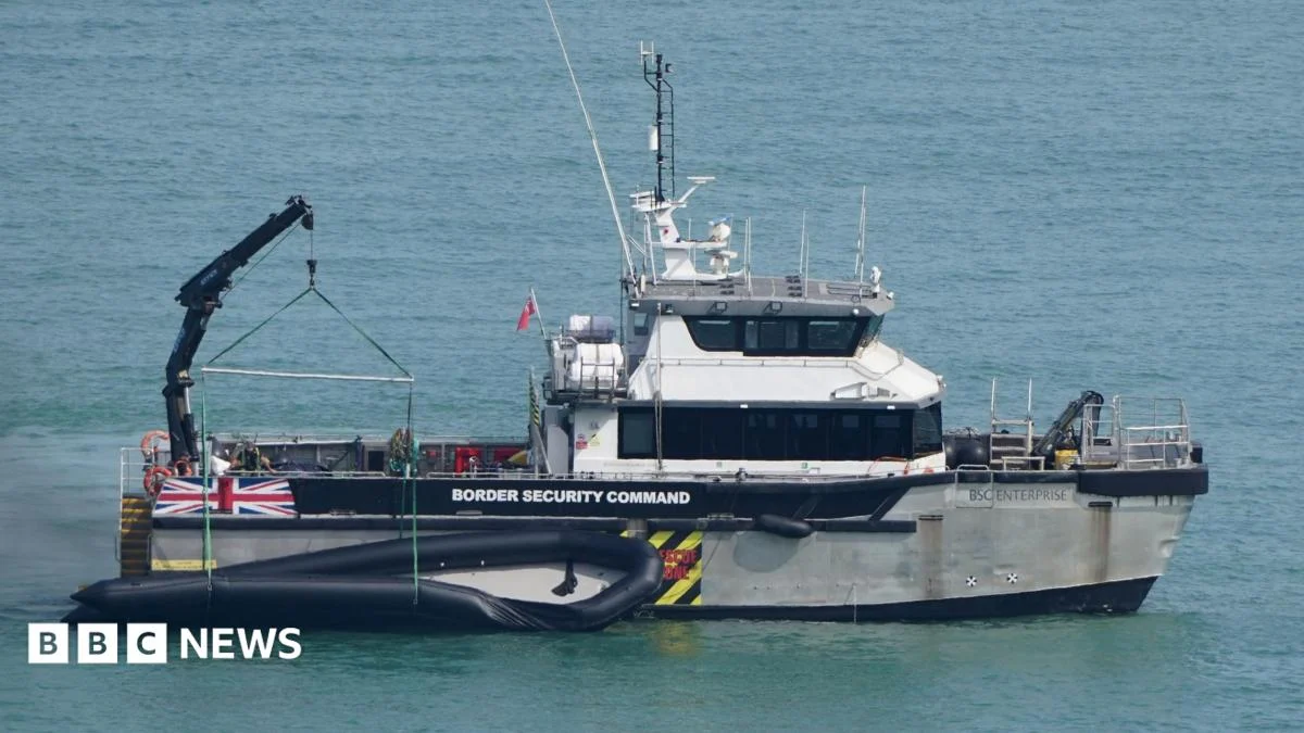 Teen pleads guilty over Channel boat with 165 migrants