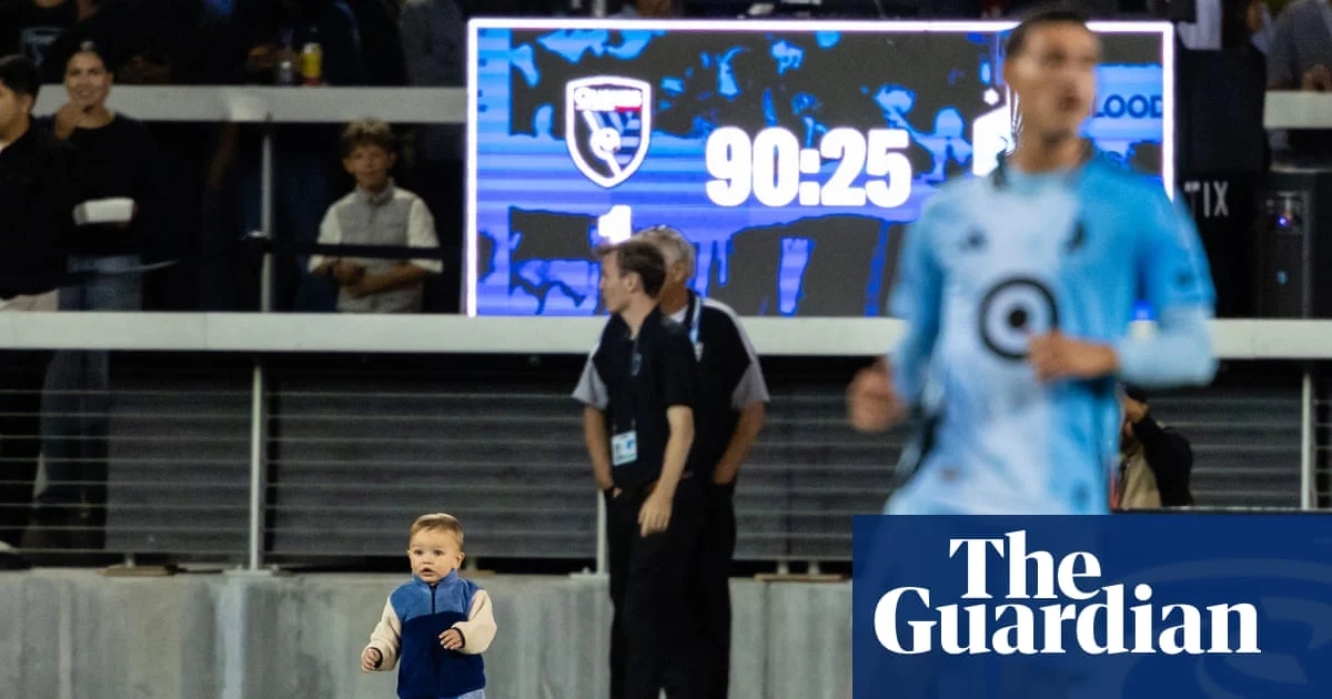 Toddler disrupts MLS match between Minnesota and San Jose