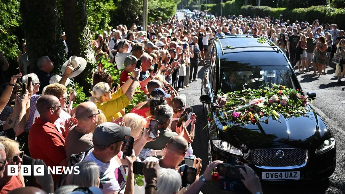 Bonnie Tyler fans gather as coffin returns to Swansea