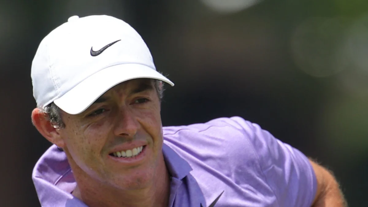 McIlroy Birdie Charge Narrows Gap in Tour Championship