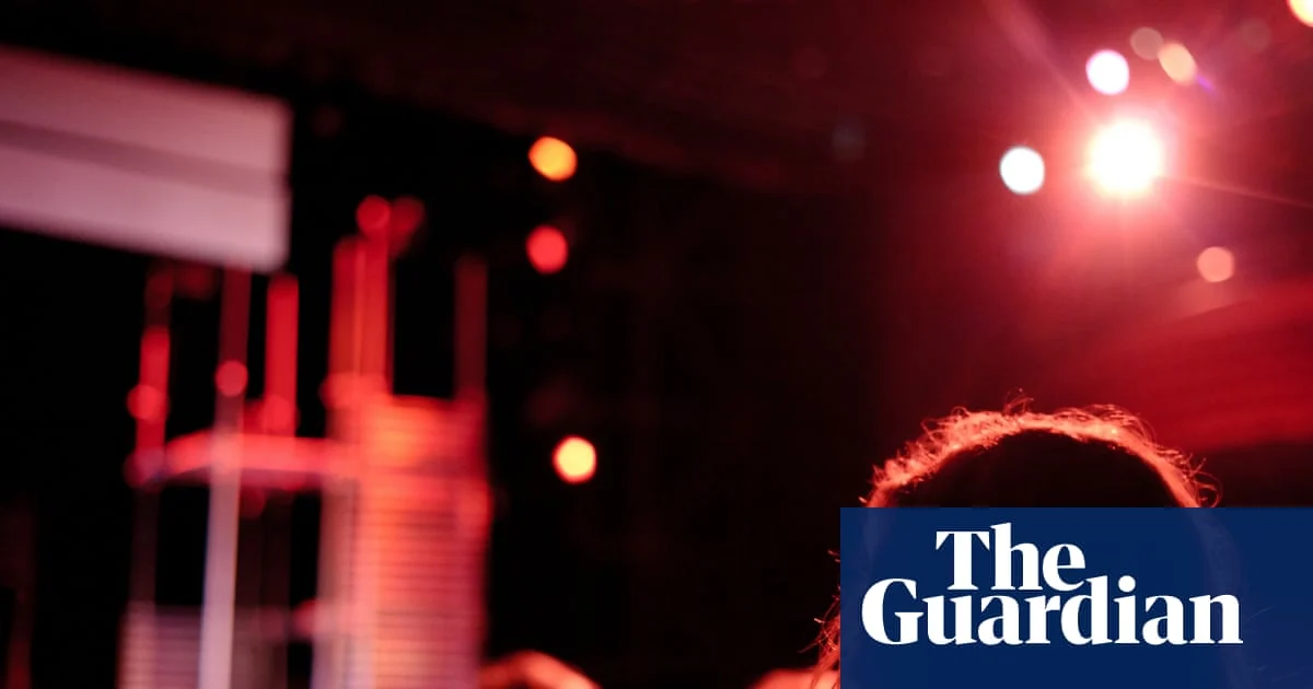 UK cinemas consider banning Meta smart glasses over piracy fears
