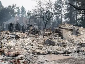 US arrests suspect in Spokane wildfire as thousands evacuate