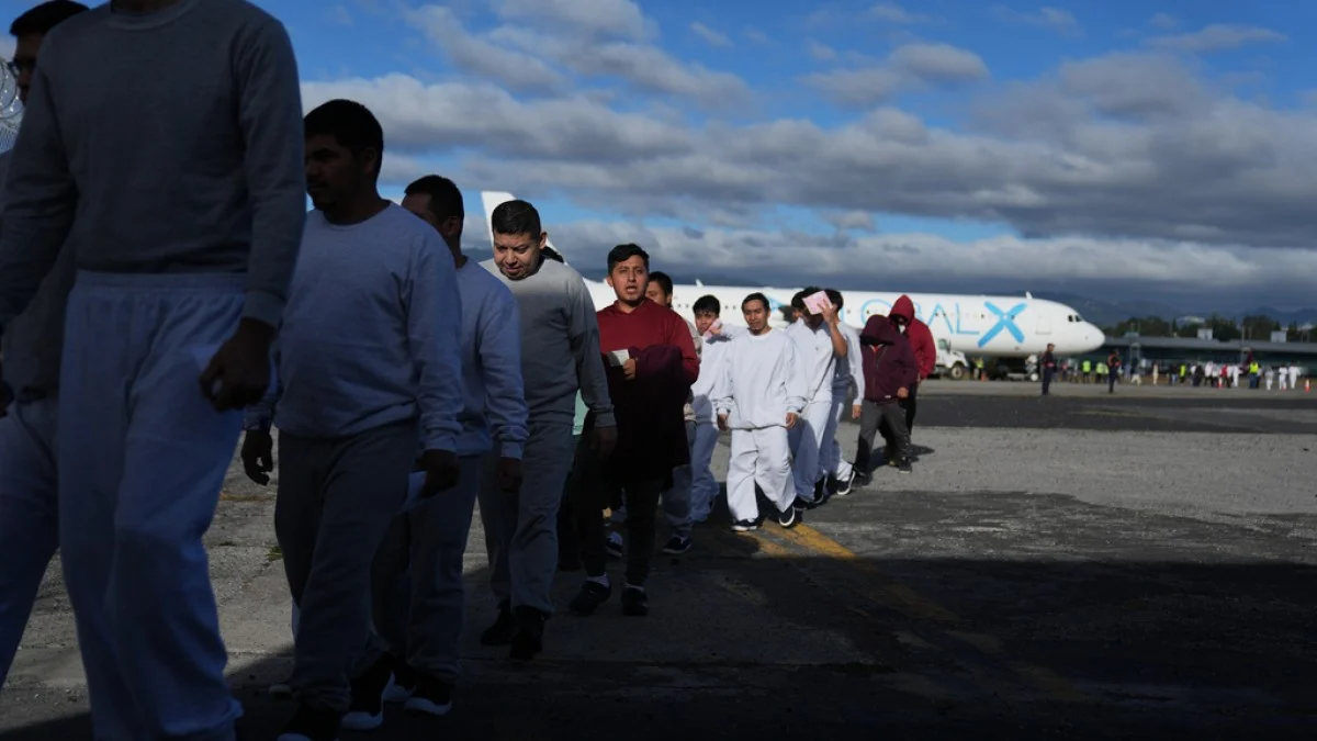 US deports nearly 2,300 Mexicans to Guatemala amid Mexico’s objections