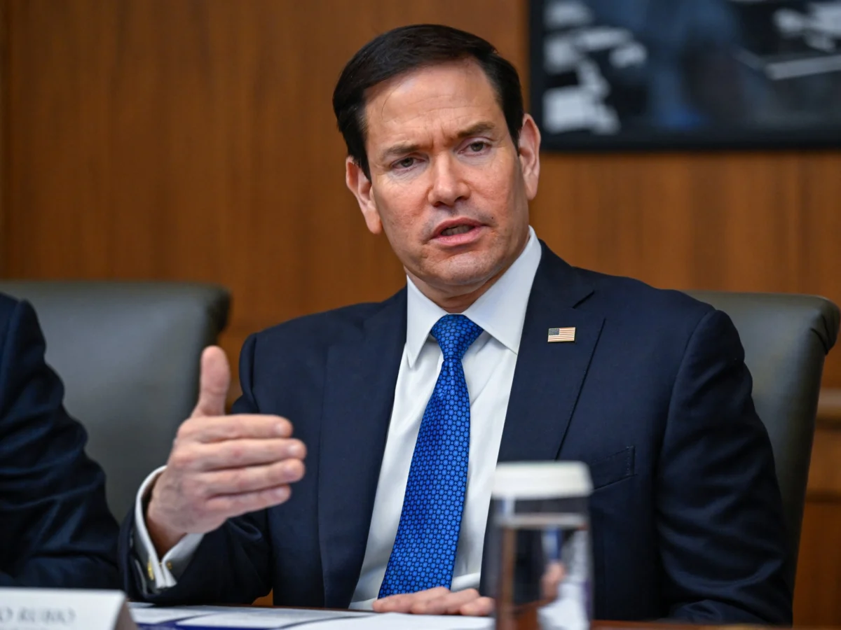 US says deal to reopen Hormuz Strait is close amid Iran-Oman talks
