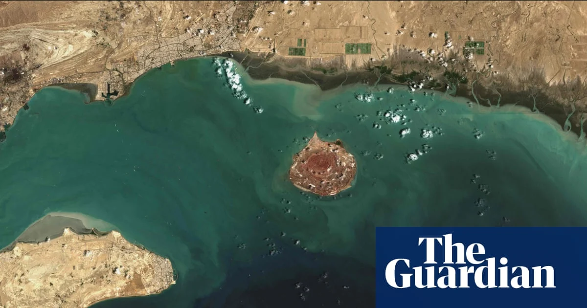 US strikes Iranian launchers in Strait of Hormuz, sparking reprisal attacks