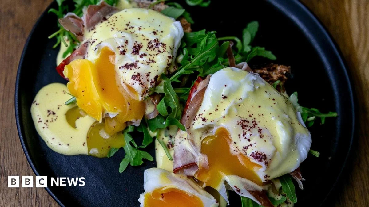 Health officials warn vulnerable groups to avoid runny eggs due to salmonella risk