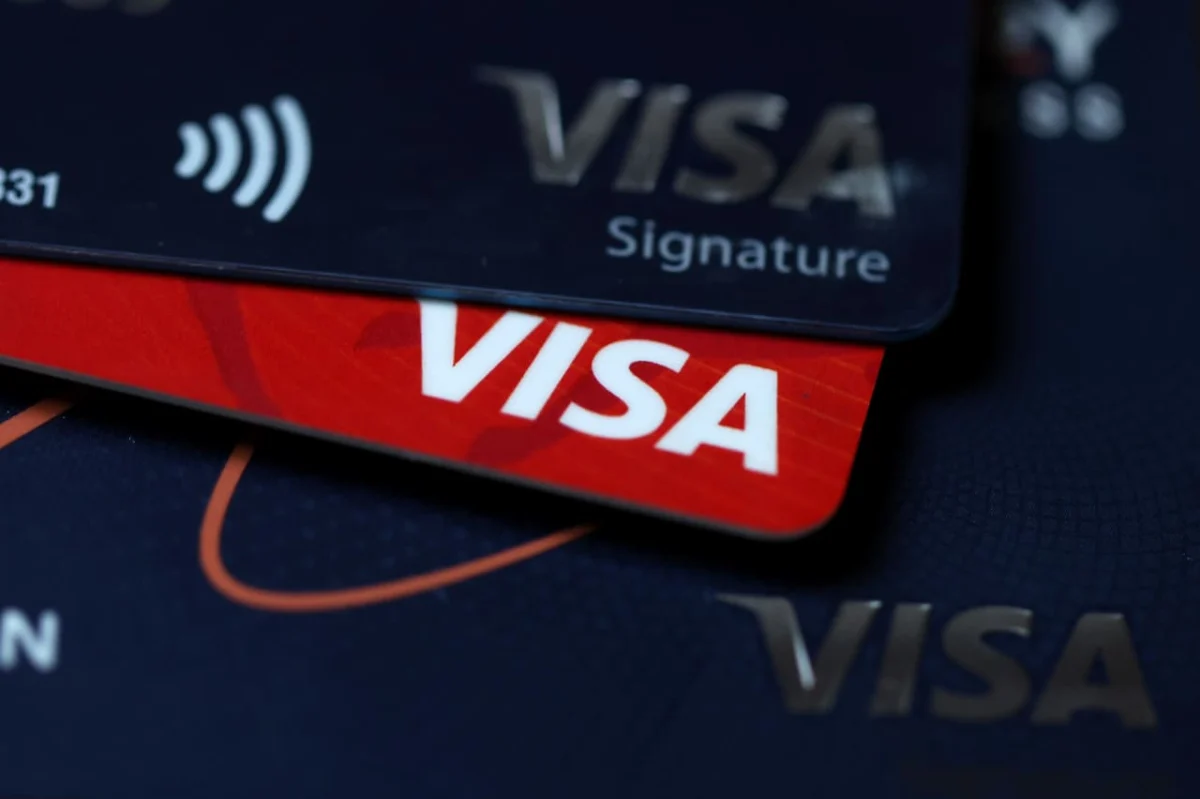 Visa and Mastercard Stocks Hit Record Highs Amid Resilient U.S. Consumer Spending