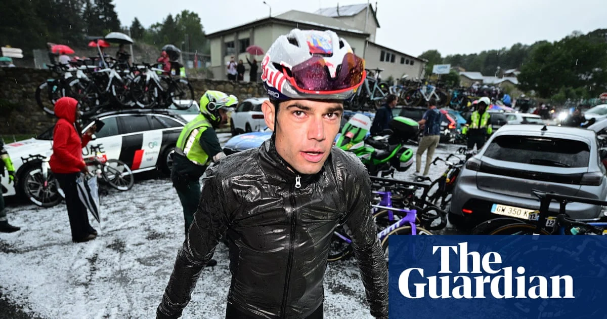 Giant hail forces Vuelta a España stage three abandonment in Pyrenees