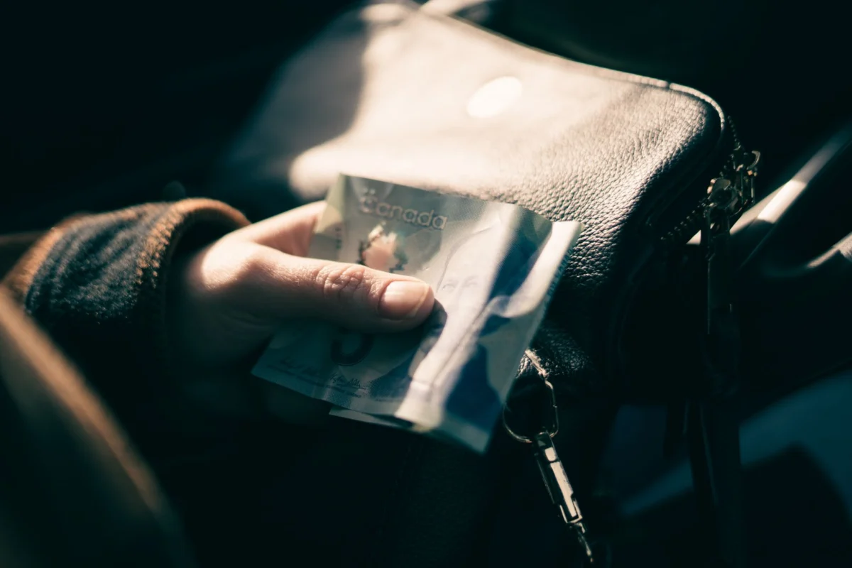 Canadian Dollar Hits One-Week Low Amid Trade Dispute Concerns