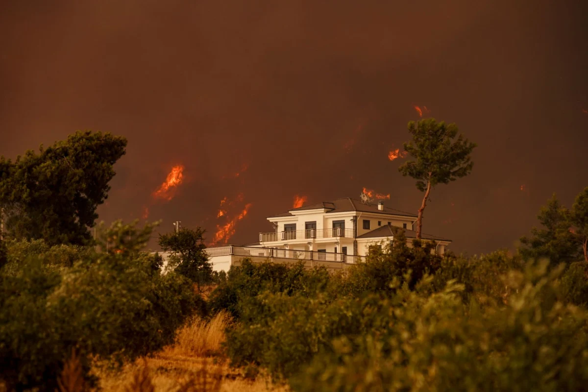 Evacuations ordered in rural Texas as wildfire spreads rapidly
