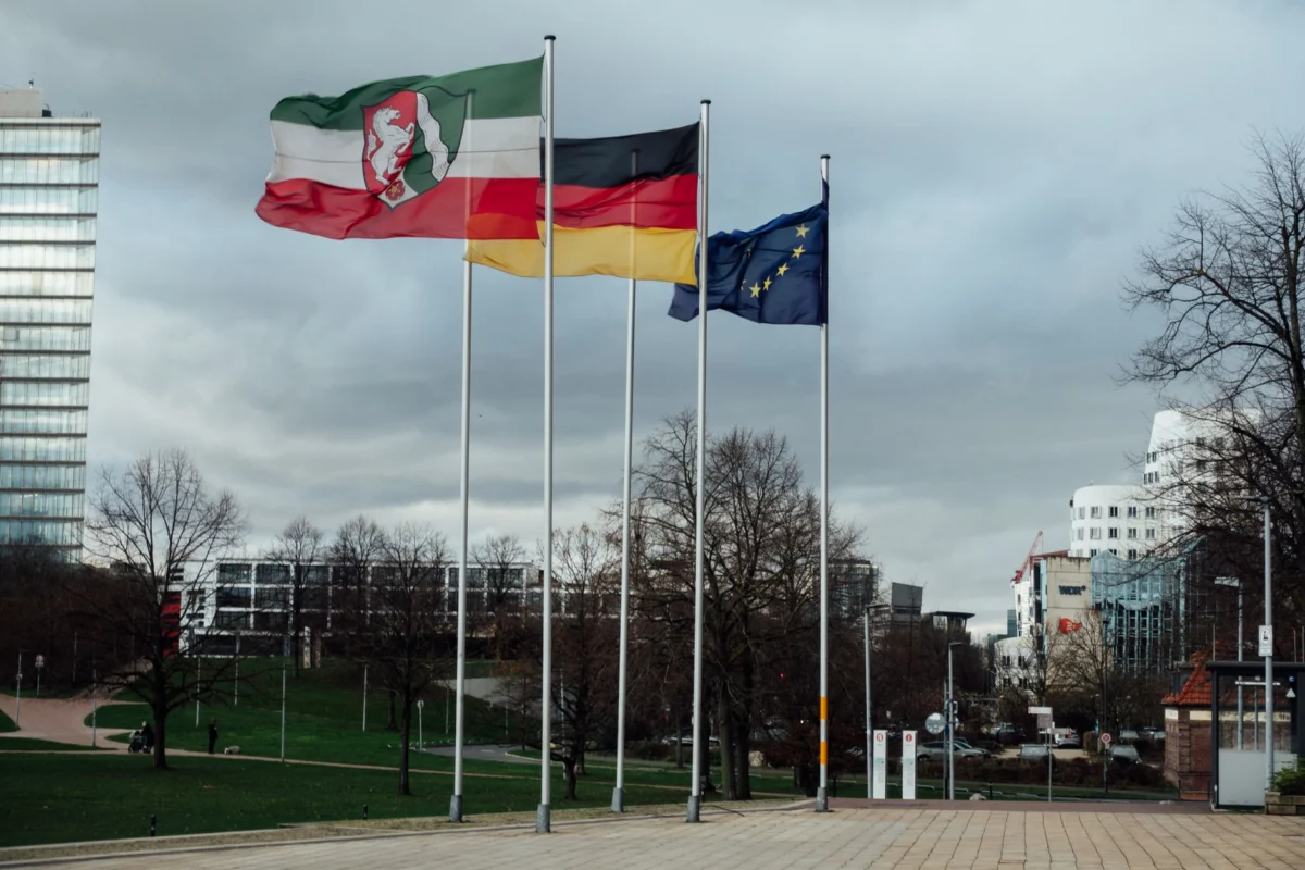 German Minister to Meet UniCredit CEO in Commerzbank Talks