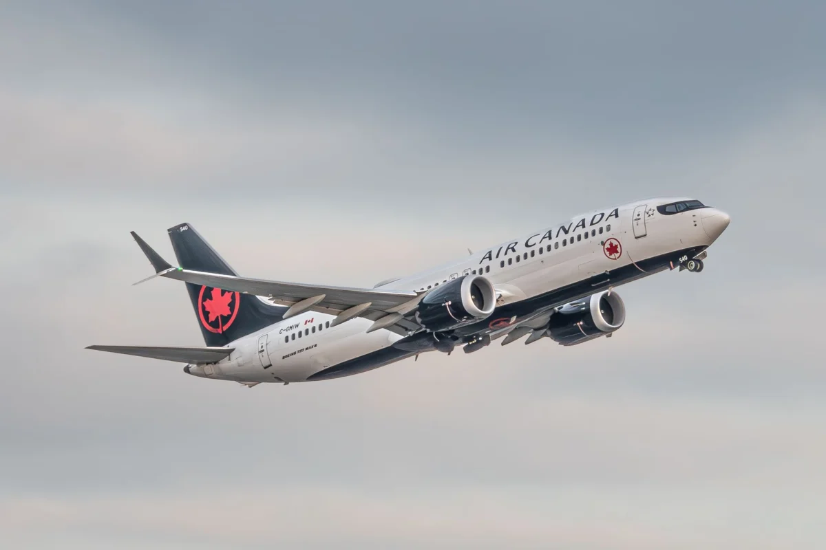 FAA certifies Boeing 737 MAX 7, boosting planemaker