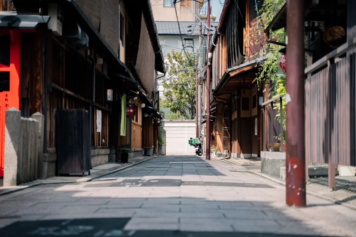Japan may intervene further to support yen, ex-official warns