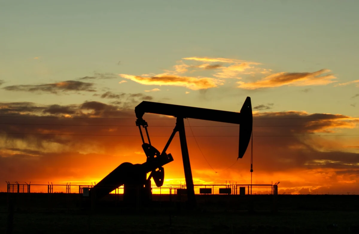 Oil prices rise for second week amid US-Iran tensions