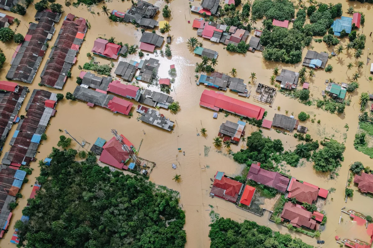 Indonesia evacuations, Hurricane Lala, Ceuta arrests