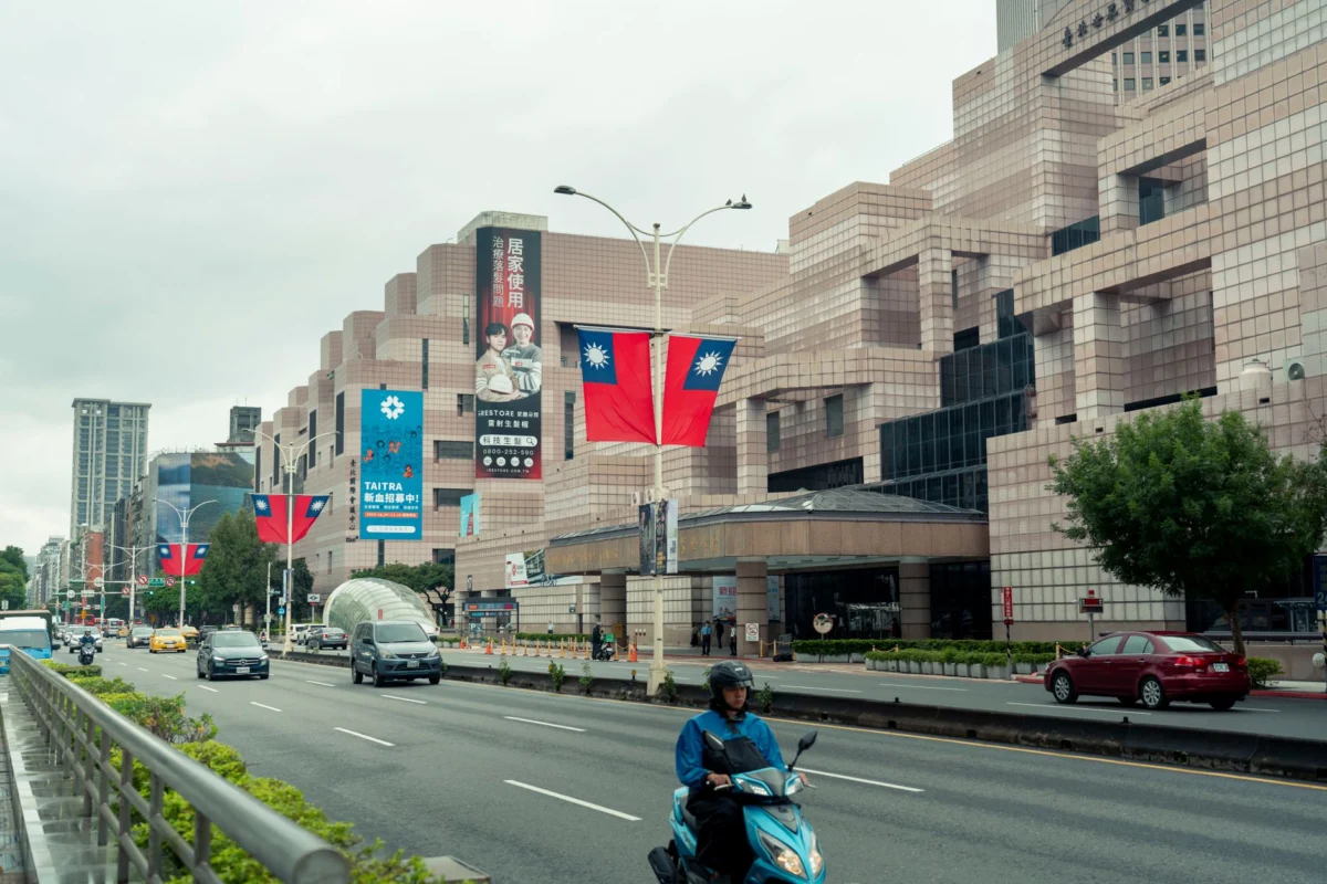 Taiwan prosecutors search Unimicron in suspected China fraud case