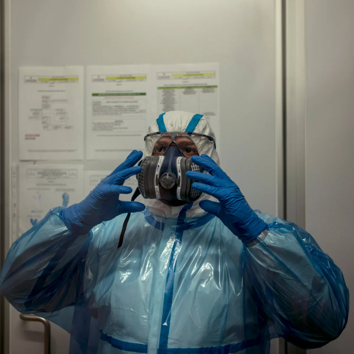 AI Biology Queries Spark Fears of Global Bioweapons Race