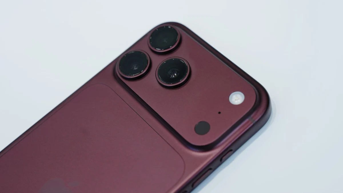 Apple to Fly Higher on New iPhone Launches, Analyst Firm Says