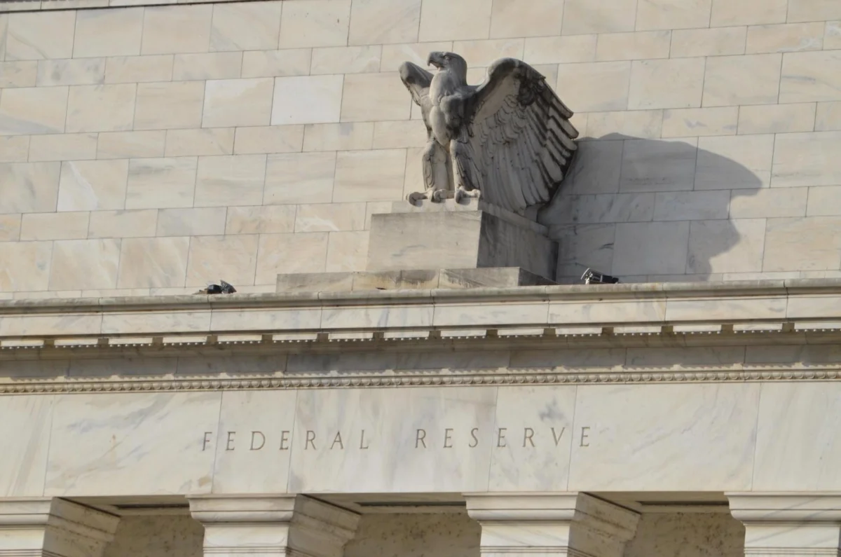 Bitcoin Loses Touch With Dollar Index Ahead of Fed