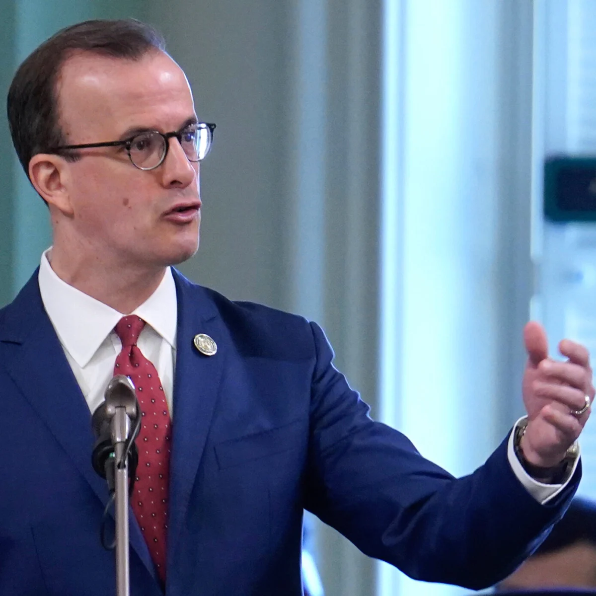 California Imposes Fines on Influencers for Undisclosed Political Posts