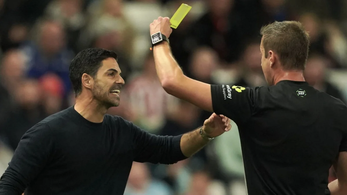 Carra: Arteta becoming like Sir Alex after ref criticism