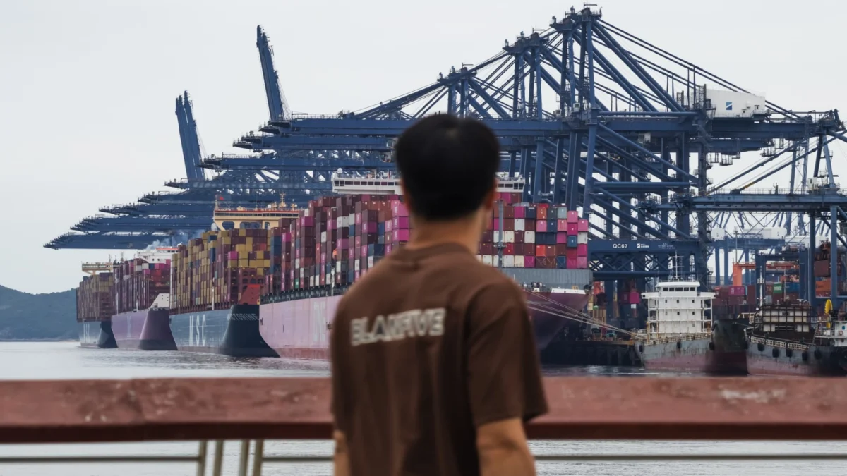 China factory activity returns to growth in September