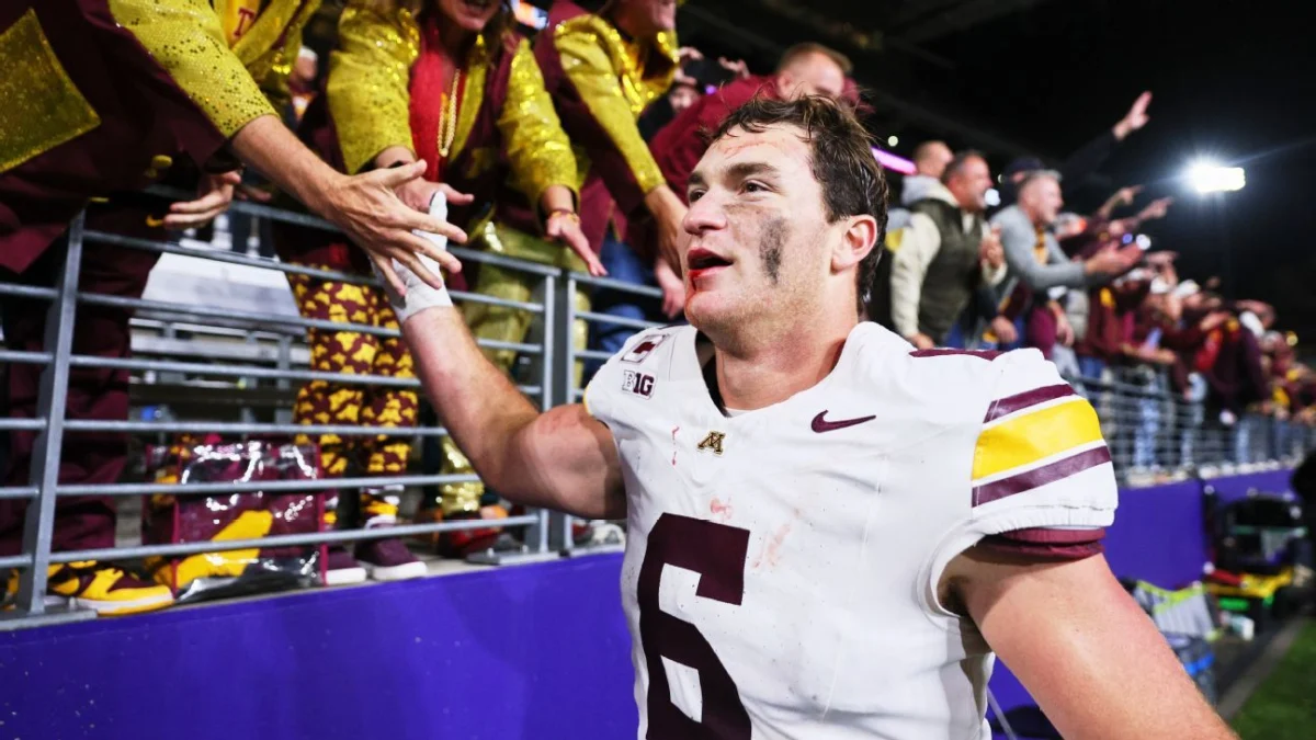 Fleck Wipes Blood on Cheek After Gophers Road Win