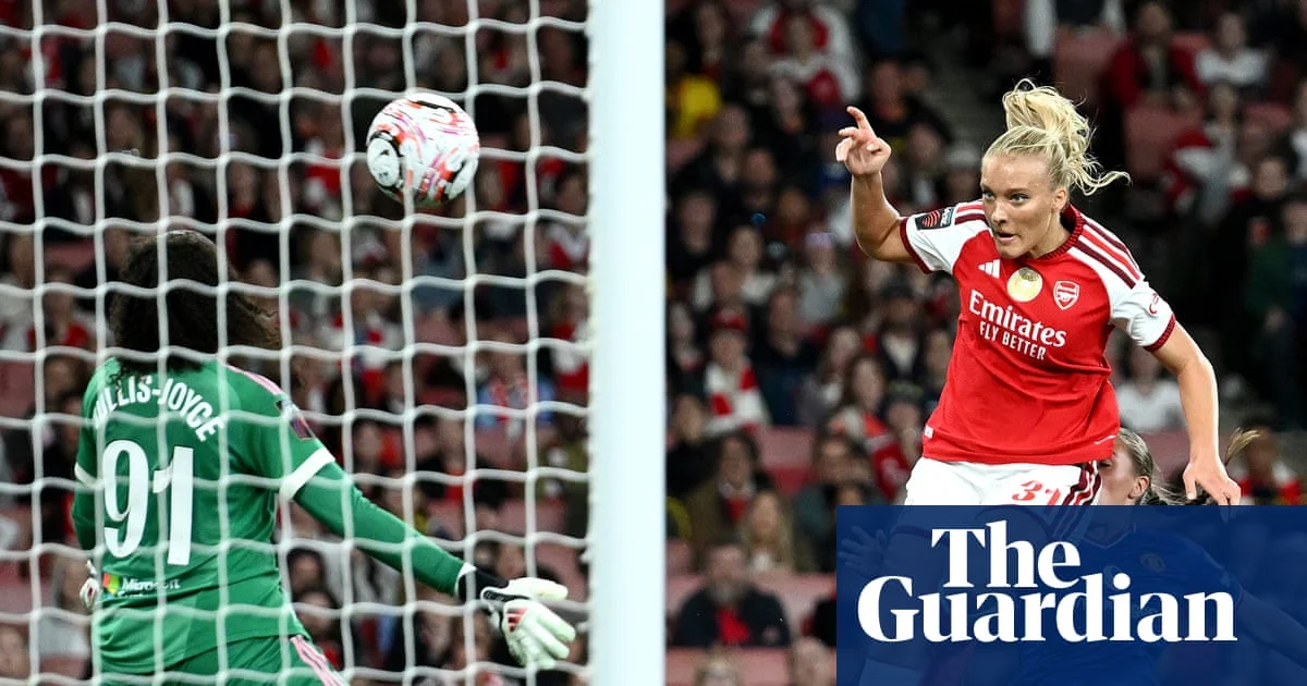 Holmberg rescues Arsenal draw as Man United hold WSL leaders at bay