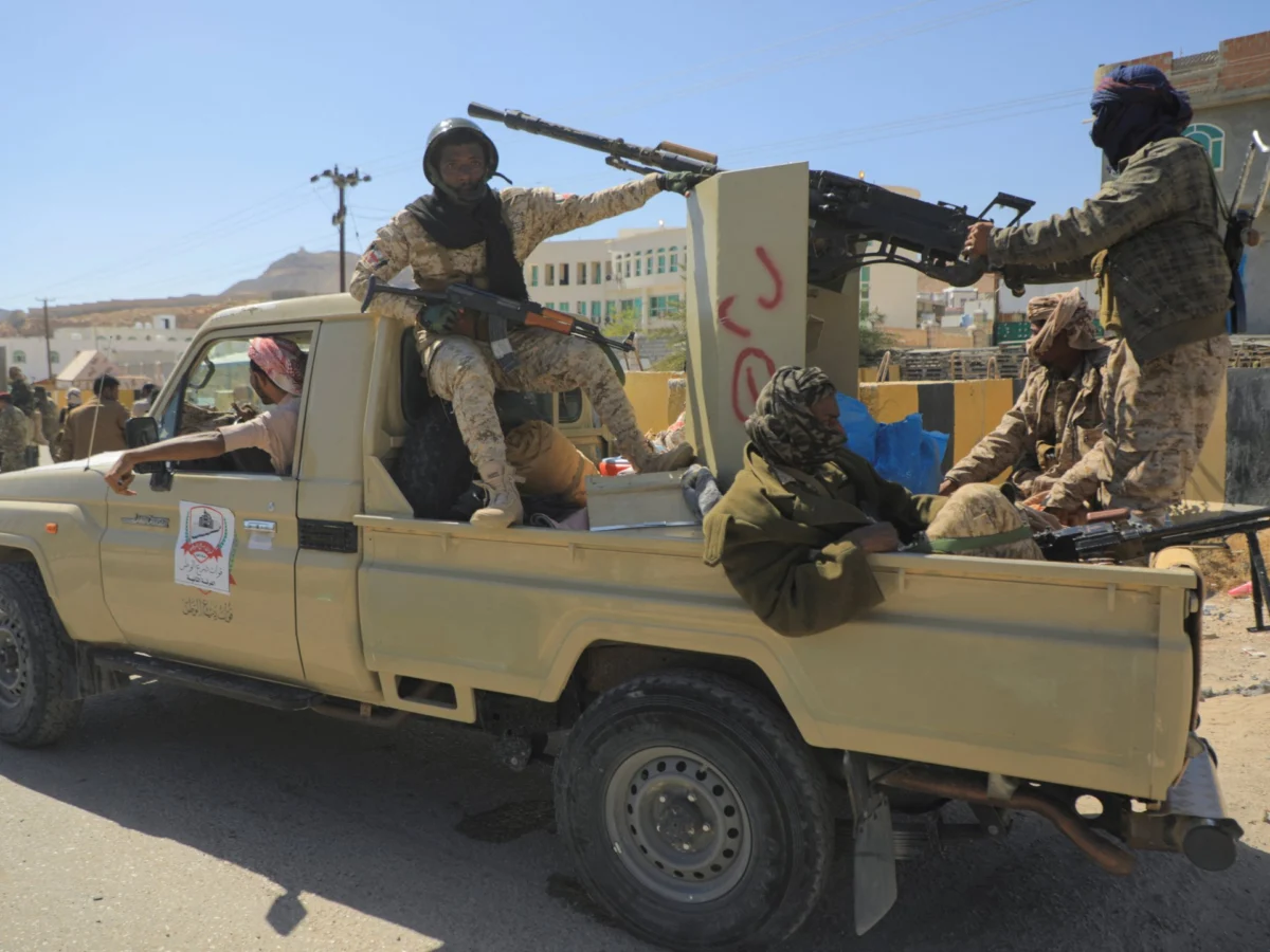Houthi fighters clash with Yemeni forces in southwest