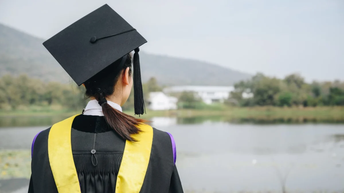 AI Hiring Tools Tighten Grip as College Grads Flood Job Market
