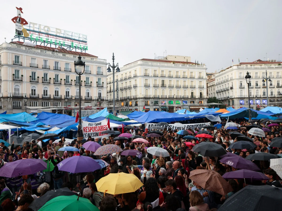 Hundreds Set Up Tent Encampments in Madrid Over Housing Crisis