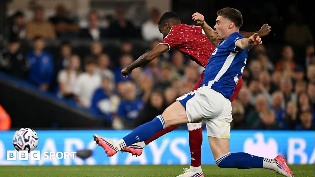 Isak shines and Scherpen struggles in Ipswich vs Liverpool match