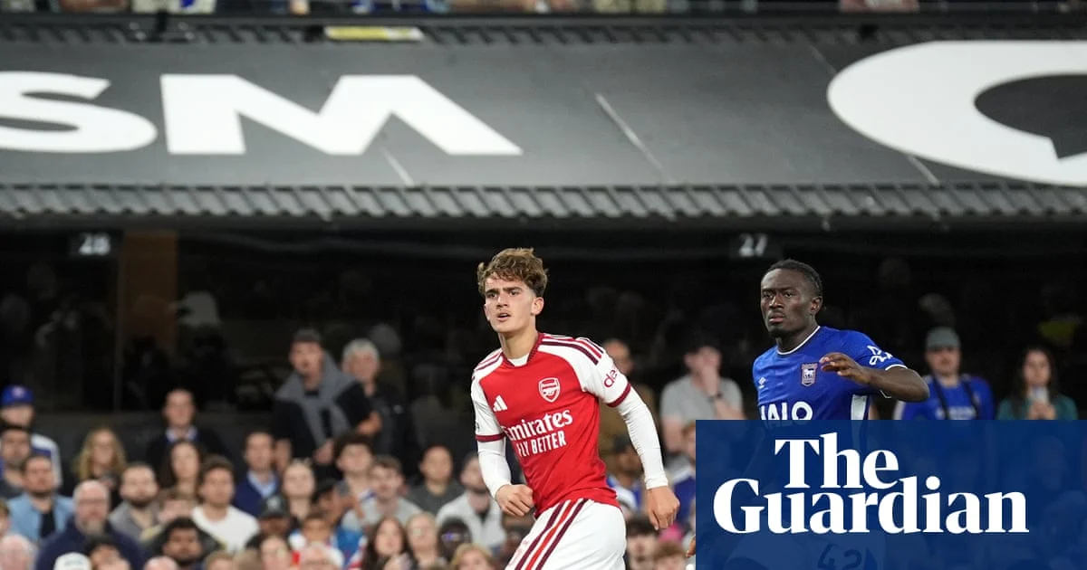 Arsenal’s Dowman Shines as Young Gunners Beat Ipswich in Carabao Cup