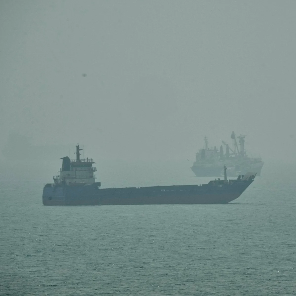 Oil Exports Recover Through Hormuz Amid Persistent Price Gains