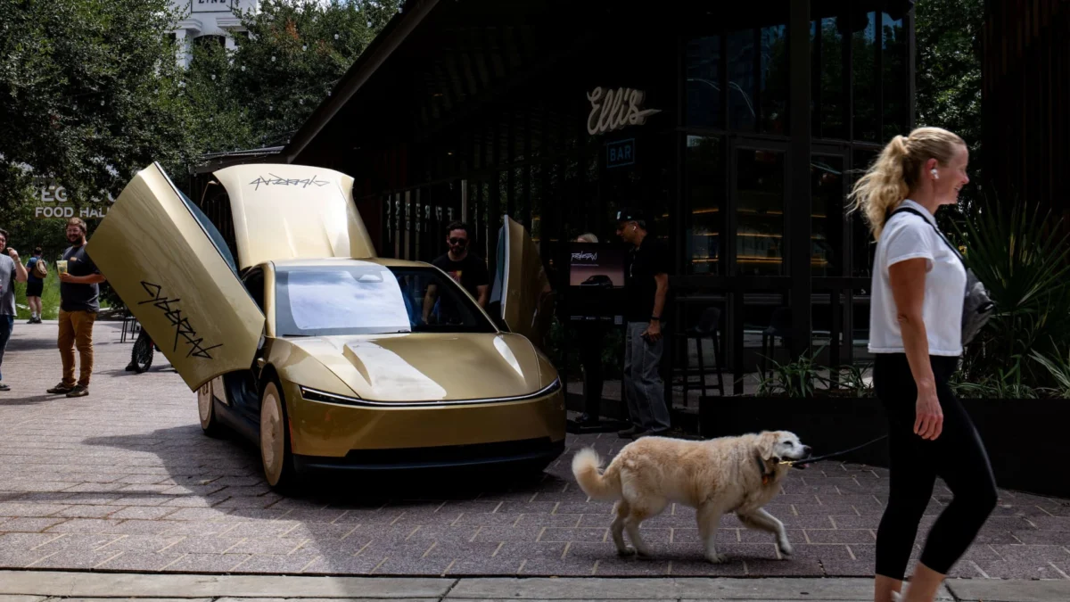 Mike Khouw: Cybercabs Are a Game Changer for Tesla Trading