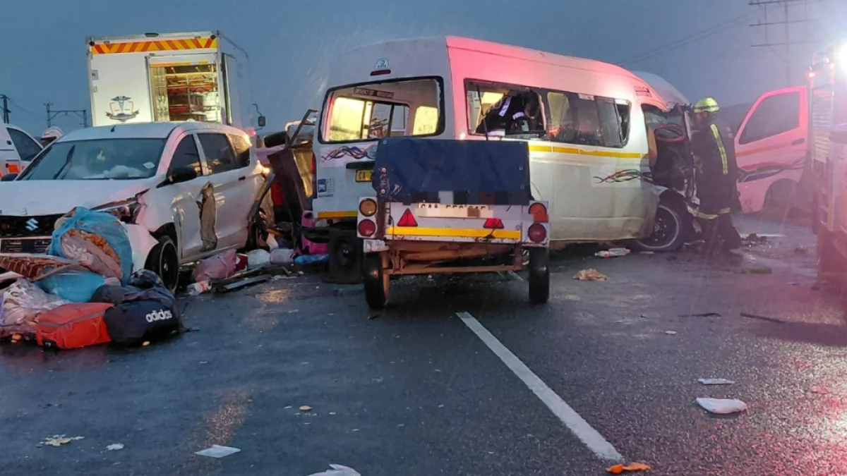 South Africa crash kills 21 in multiple-vehicle collision