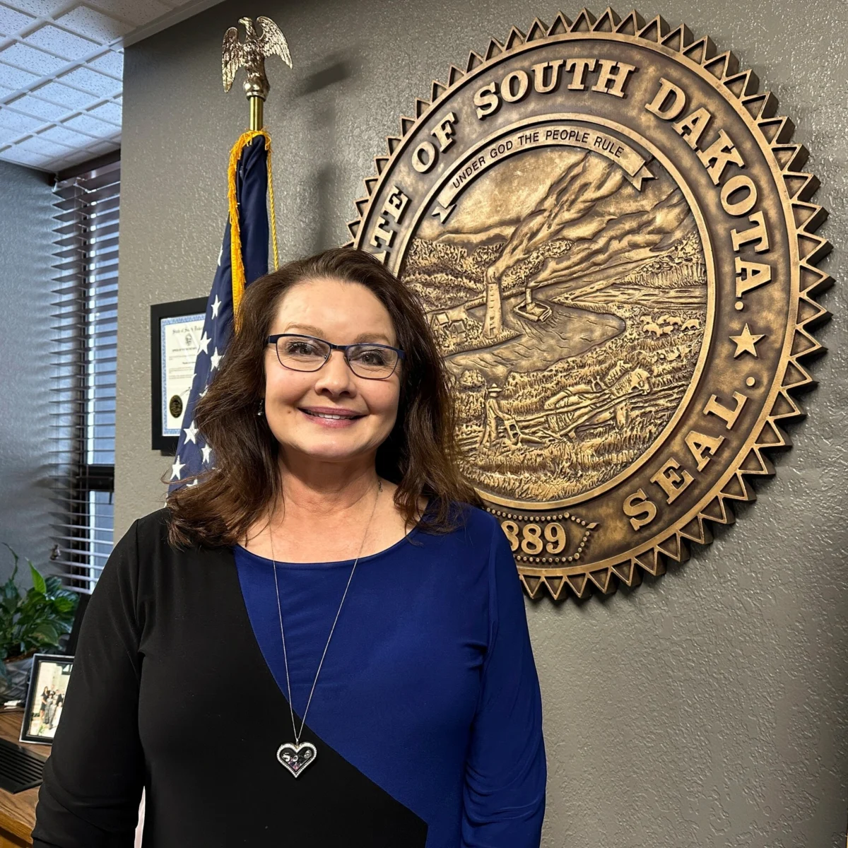 South Dakota Election Chief Endorses Democratic Candidate