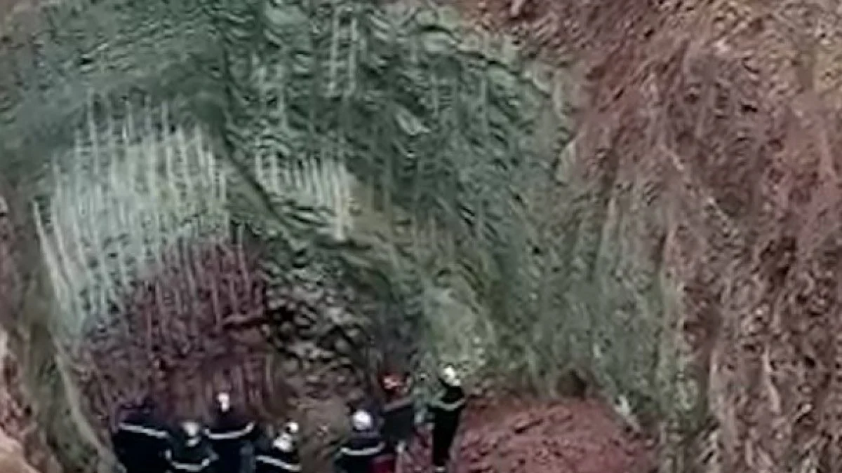 Rescuers race to save Algerian boy trapped in deep well