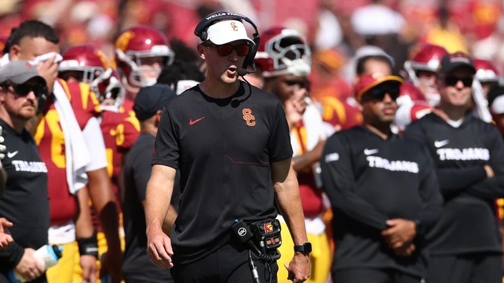 USC’s Lincoln Riley dismisses Coliseum crowd criticism