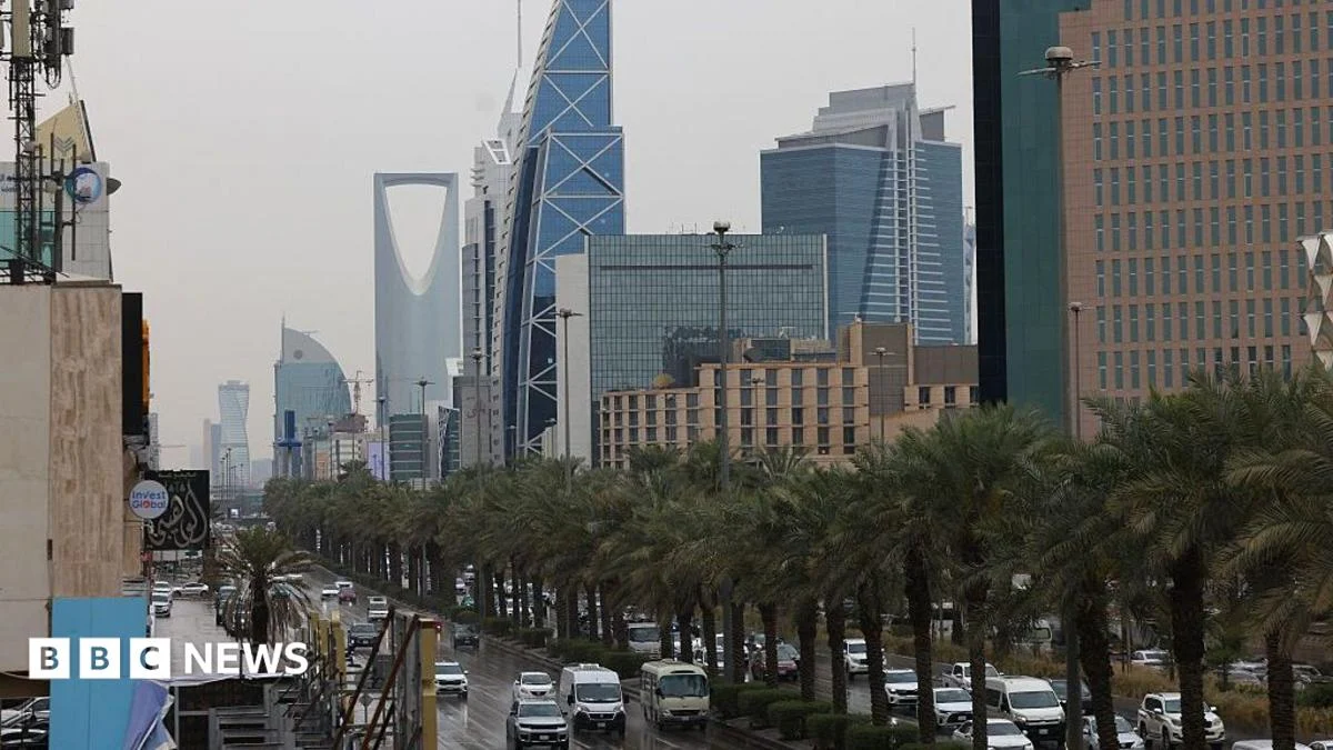 Saudi Arabia Issues First Riyadh Air Raid Alerts Since Houthi Attacks