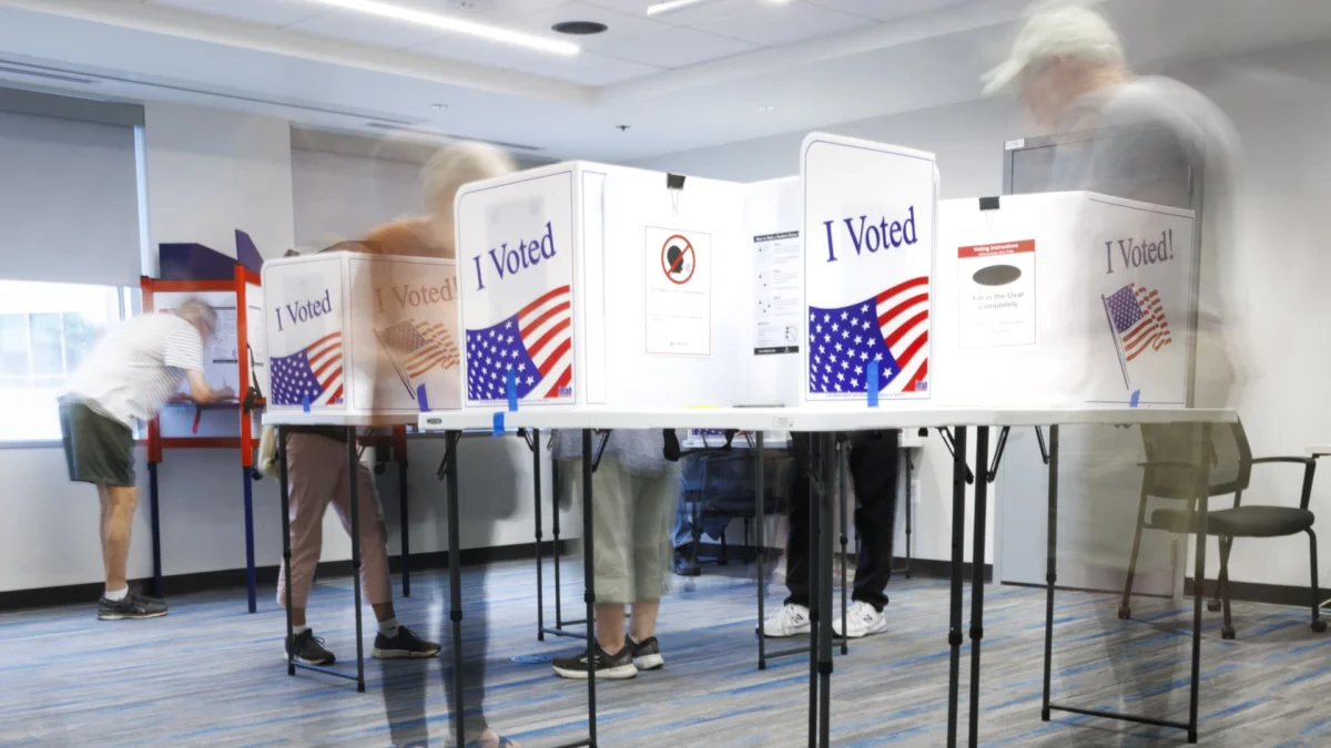 Incumbents Hold Cash Advantages in Tight House Races
